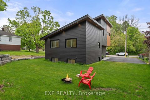 Photo 3 at 168 Berczy Street, Wellington, Barrie