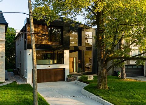Photo 1 at 207 Newton Drive, Newtonbrook East, Toronto
