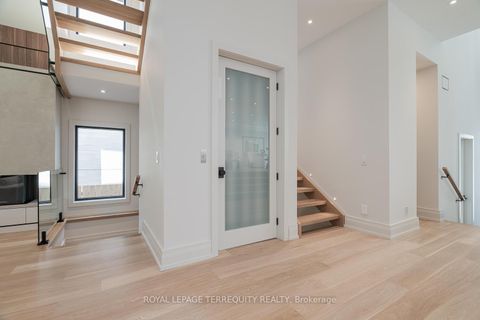 Photo 11 at 207 Newton Drive, Newtonbrook East, Toronto