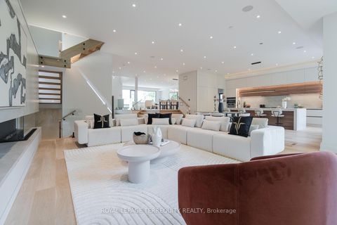 Photo 18 at 207 Newton Drive, Newtonbrook East, Toronto