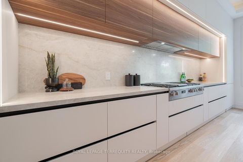 Photo 24 at 207 Newton Drive, Newtonbrook East, Toronto