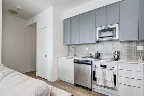 Photo 11 at 2202 - 2916 Highway 7 Avenue, Concord, Vaughan