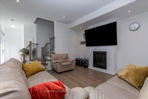 Photo 5 at 1 Alaskan Heights, Holly, Barrie