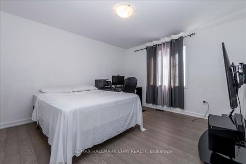 Photo 13 at 1 Alaskan Heights, Holly, Barrie