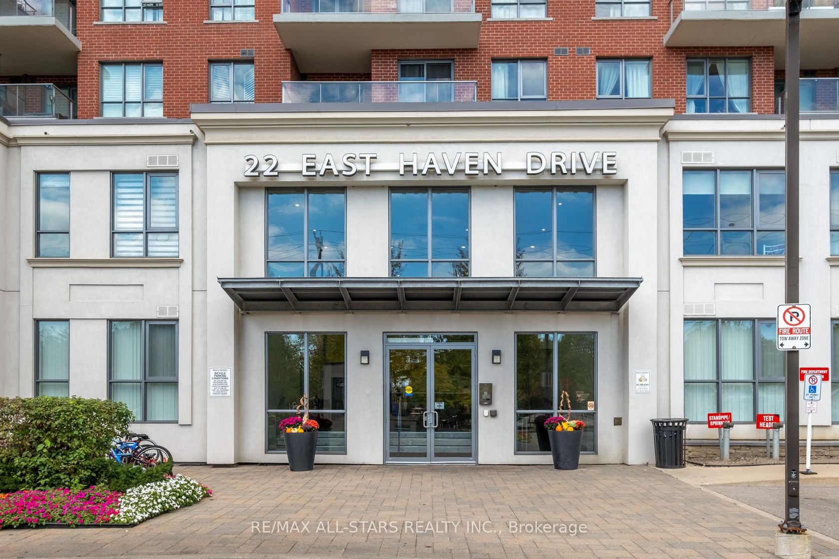 #106 - 22 East Haven Drive, Cliffside, Toronto photo number 2