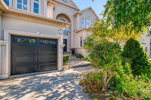 Photo 1 at 9 Chantilly Crescent, Westbrook, Richmond Hill