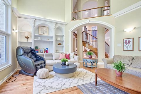 Photo 9 at 9 Chantilly Crescent, Westbrook, Richmond Hill