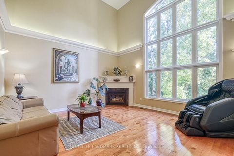 Photo 17 at 9 Chantilly Crescent, Westbrook, Richmond Hill