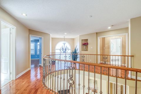 Photo 23 at 9 Chantilly Crescent, Westbrook, Richmond Hill