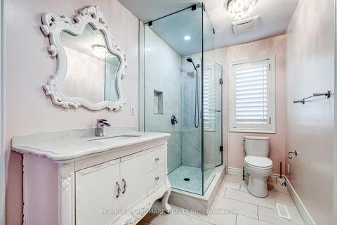 Photo 25 at 9 Chantilly Crescent, Westbrook, Richmond Hill