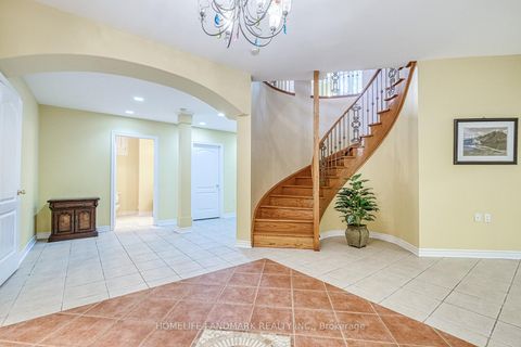 Photo 27 at 9 Chantilly Crescent, Westbrook, Richmond Hill