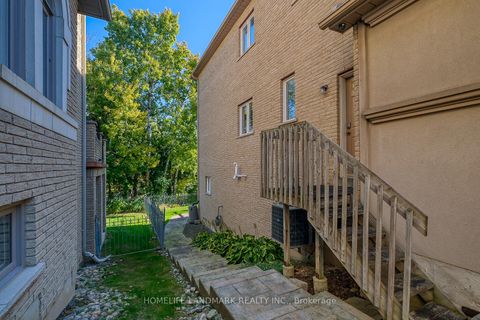 Photo 34 at 9 Chantilly Crescent, Westbrook, Richmond Hill