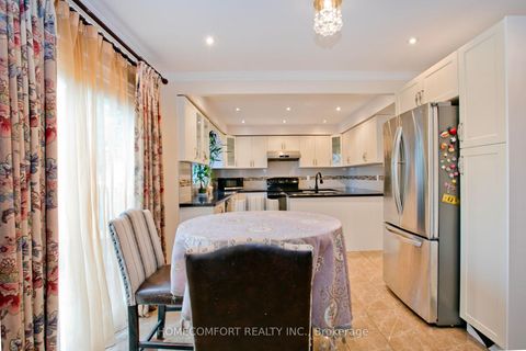 Photo 6 at 658 York Hill Boulevard, Yorkhill, Vaughan