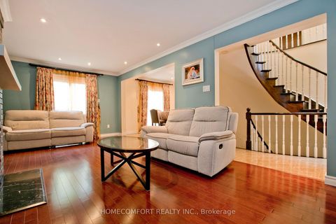 Photo 9 at 658 York Hill Boulevard, Yorkhill, Vaughan