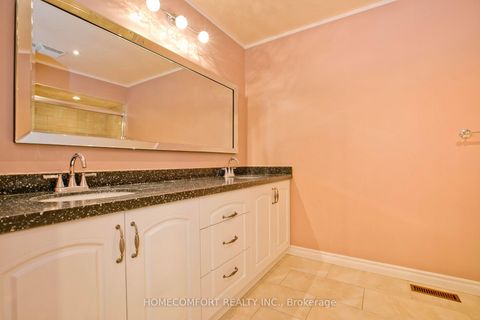 Photo 24 at 658 York Hill Boulevard, Yorkhill, Vaughan