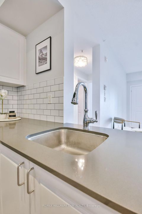 Photo 10 at 507 - 299 Cundles Road E, Alliance, Barrie