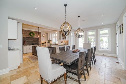 Photo 6 at 7 Trimingham Court, South Richvale, Richmond Hill