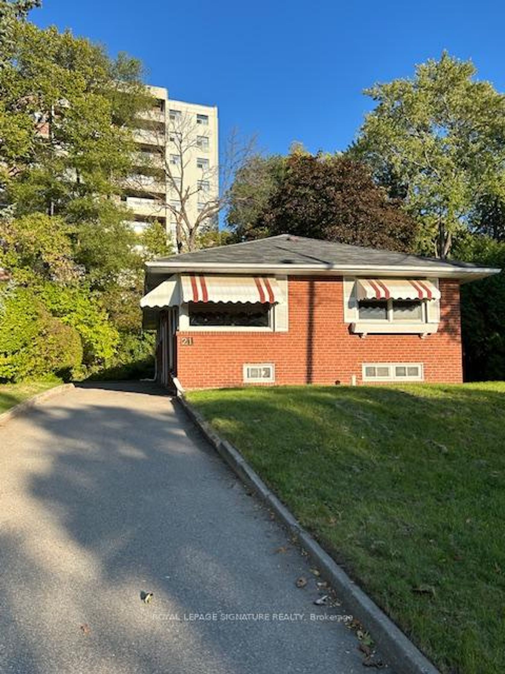 21 Prestbury Street, Victoria Village, Toronto 