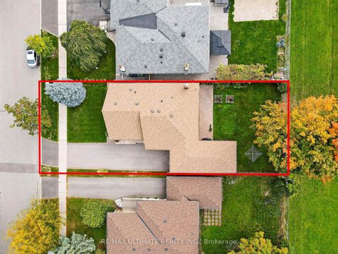 Photo 2 at 37 Tapley Drive, Richview, Toronto