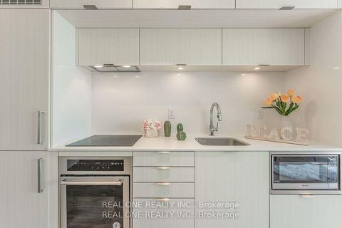 Photo 6 at 303 - 80 Vanauley Street, Chinatown, Toronto
