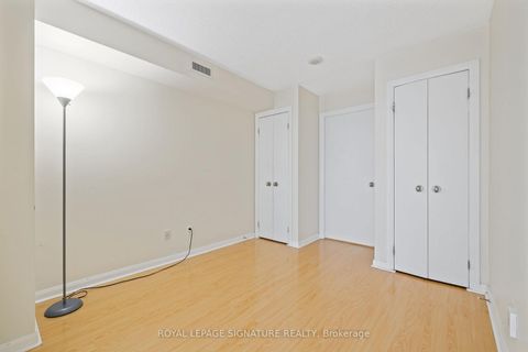 Photo 8 at 915 - 111 Elizabeth Street, Bay Street Corridor, Toronto