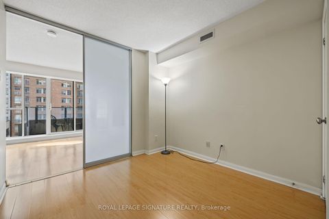 Photo 9 at 915 - 111 Elizabeth Street, Bay Street Corridor, Toronto