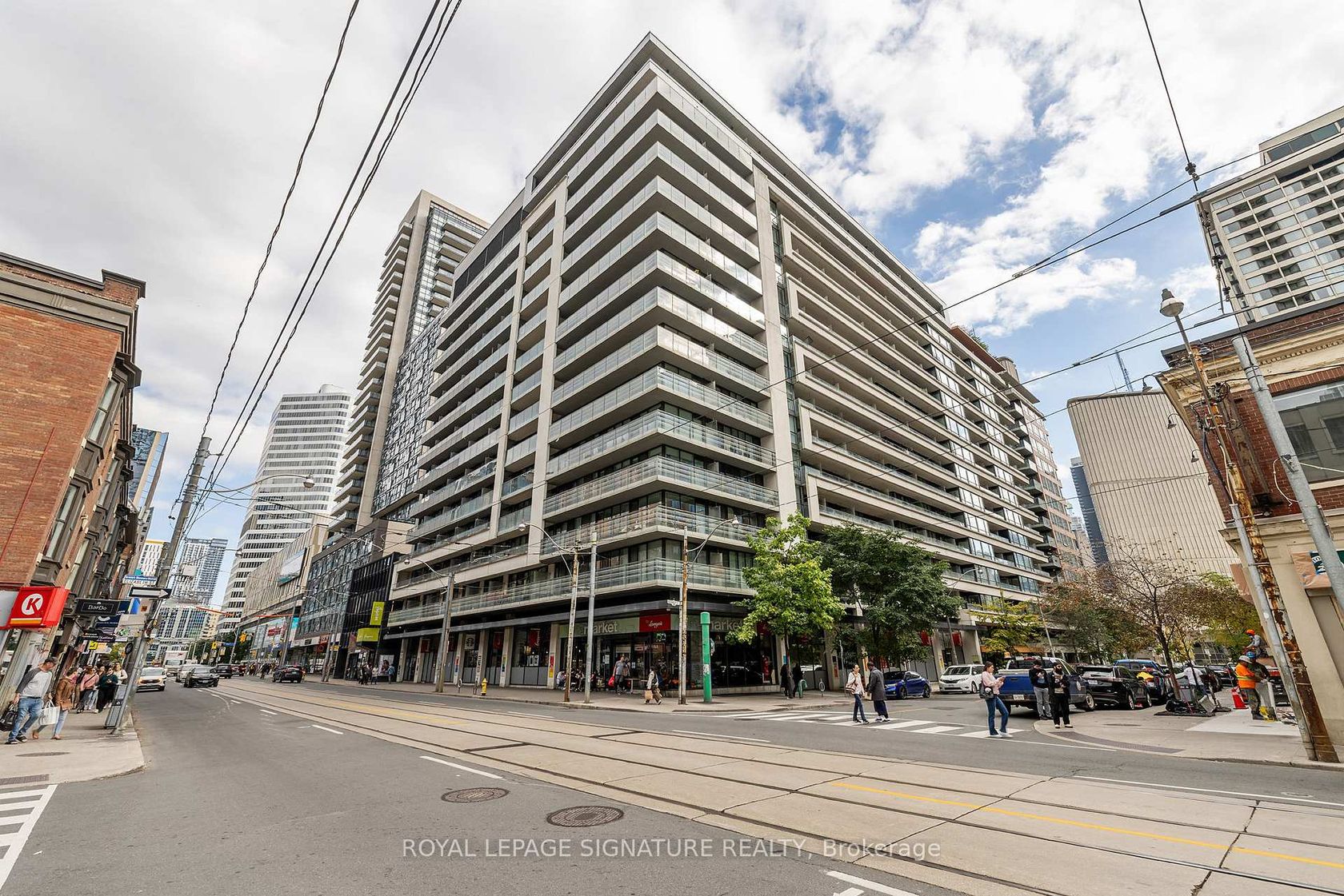 915 - 111 Elizabeth Street, Bay Street Corridor, Toronto  by Loree Meneguzzi Real Estate 915 - 111 Elizabeth Street, Bay Street Corridor, Toronto