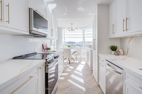Photo 19 at 1601 - 7 Townsgate Drive, Yorkhill, Vaughan