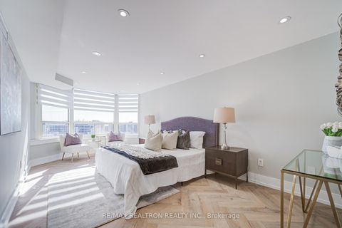 Photo 29 at 1601 - 7 Townsgate Drive, Yorkhill, Vaughan