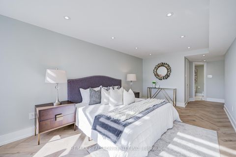 Photo 33 at 1601 - 7 Townsgate Drive, Yorkhill, Vaughan