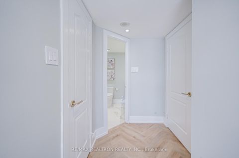 Photo 34 at 1601 - 7 Townsgate Drive, Yorkhill, Vaughan