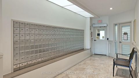 Photo 41 at 1601 - 7 Townsgate Drive, Yorkhill, Vaughan
