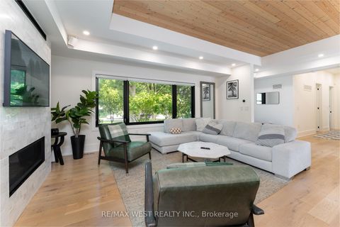 Photo 4 at 92 Warwood Road, City Centre West, Toronto