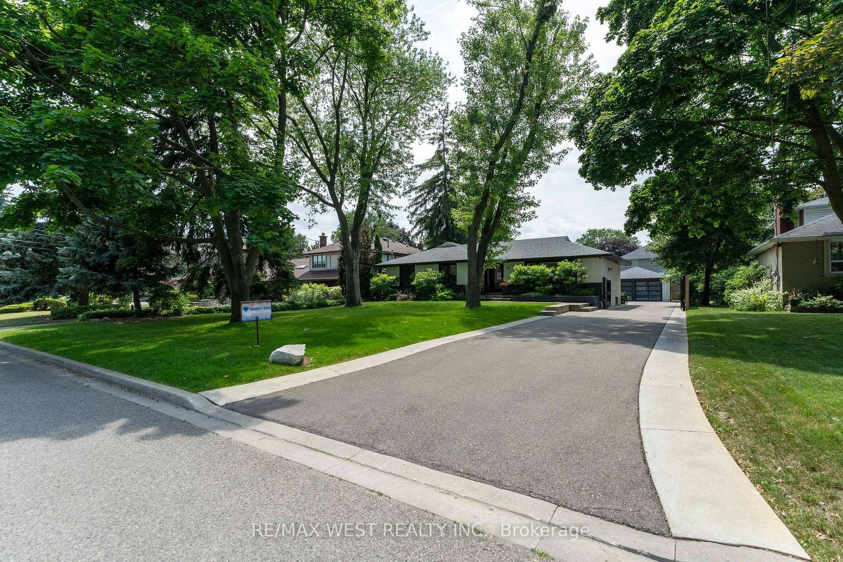 92 Warwood Road, City Centre West, Toronto 