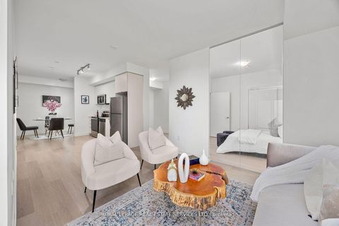 Photo 4 at 708 - 859 The Queensway, Queensway, Toronto