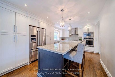 Photo 5 at 41 Mayo Drive, Rustic, Toronto