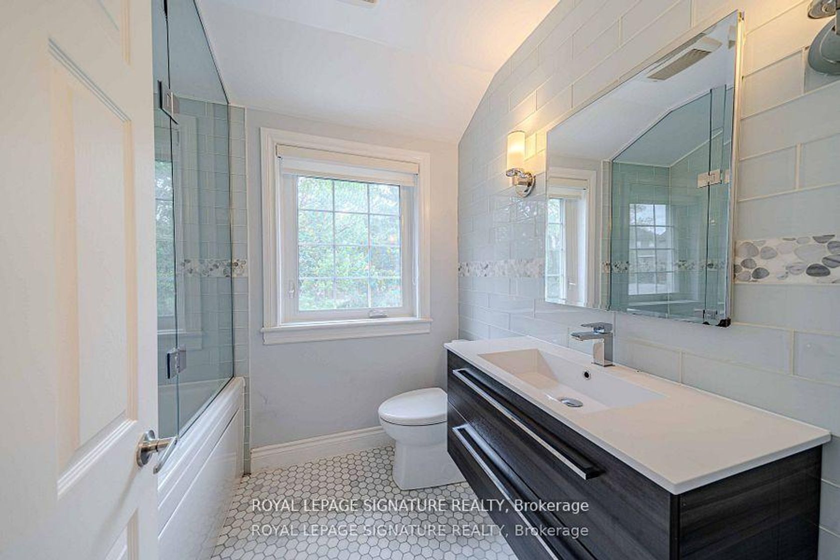 Photo 22 at 41 Mayo Drive, Rustic, Toronto Photo 22 at 41 Mayo Drive, Rustic, Toronto