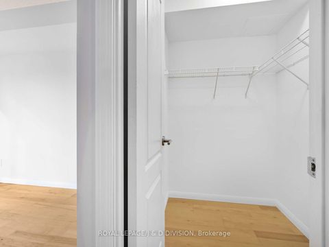 Photo 11 at 305 - 18 Stafford Street, Niagara, Toronto