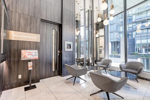 Photo 3 at 210 - 90 Queens Wharf Road, Waterfront Communities C1, Toronto