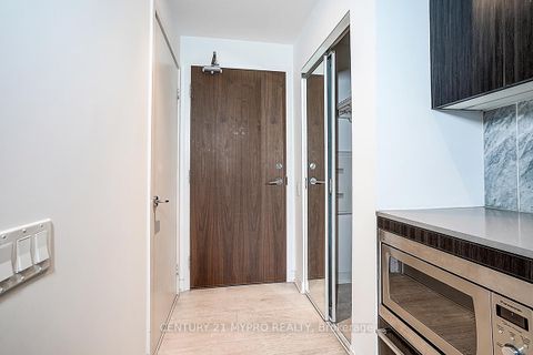 Photo 6 at 210 - 90 Queens Wharf Road, Waterfront Communities C1, Toronto