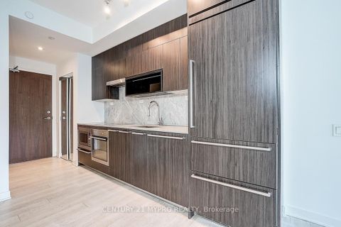 Photo 7 at 210 - 90 Queens Wharf Road, Waterfront Communities C1, Toronto