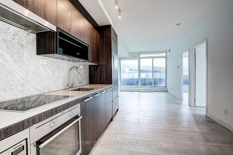 Photo 10 at 210 - 90 Queens Wharf Road, Waterfront Communities C1, Toronto