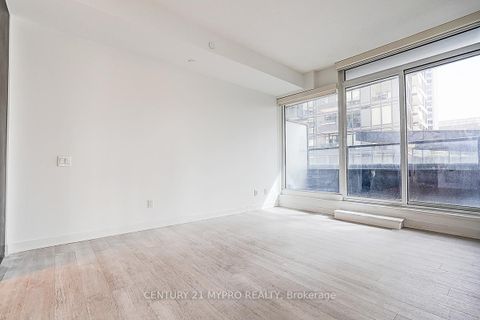 Photo 17 at 210 - 90 Queens Wharf Road, Waterfront Communities C1, Toronto
