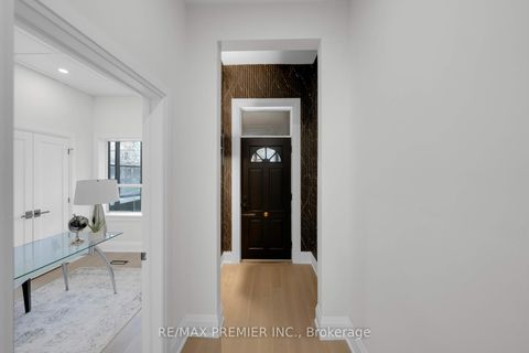 Photo 3 at 388 Crawford Street, Bellwoods, Toronto