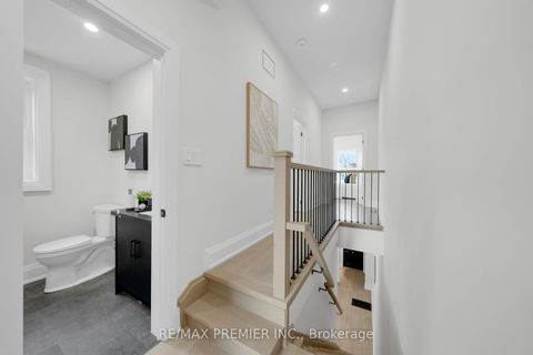 Photo 20 at 388 Crawford Street, Bellwoods, Toronto