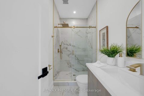 Photo 24 at 388 Crawford Street, Bellwoods, Toronto
