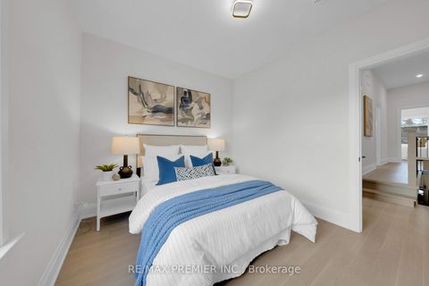 Photo 26 at 388 Crawford Street, Bellwoods, Toronto