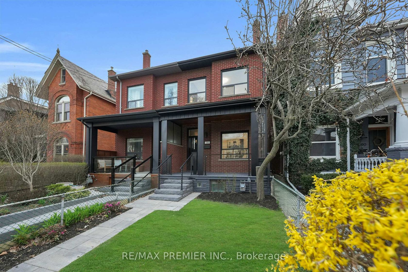 Photo 1 at 388 Crawford Street, Bellwoods, Toronto Photo 1 at 388 Crawford Street, Bellwoods, Toronto