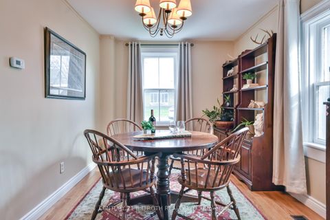 Photo 4 at 86 Henry Street, Queen's Park, Barrie Photo 4 at 86 Henry Street, Queen's Park, Barrie