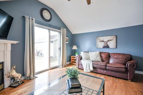 Photo 7 at 86 Henry Street, Queen's Park, Barrie